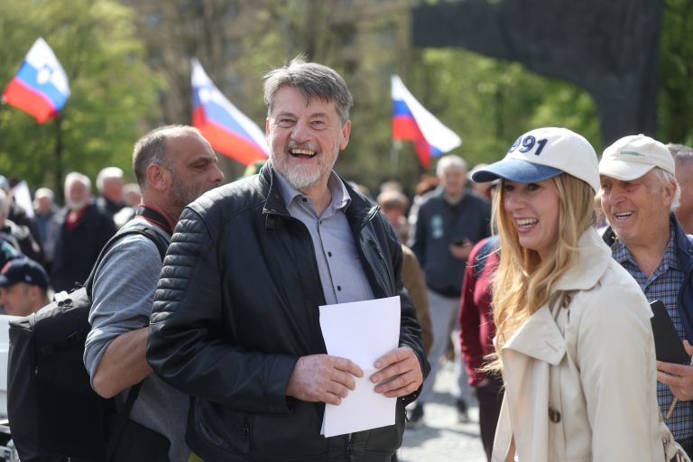 protest dz korupcija sds.jpg