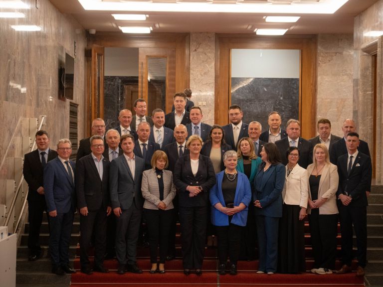 poslanci sds skupinska.jpg