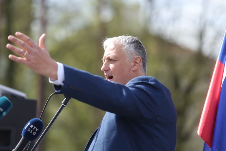 protest dz korupcija sds.jpg