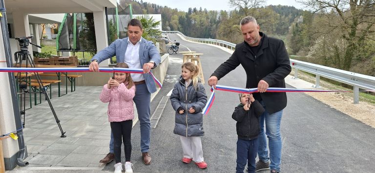 Zupan cesta podkraj.jpg