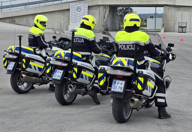 policisti motoristi.jpg