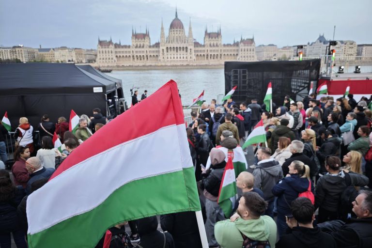 madzasra budimpesta parlament.jpg