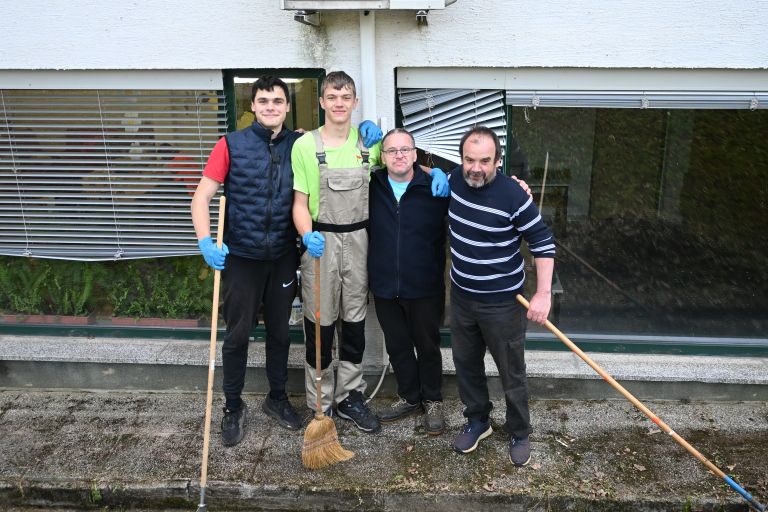 Urejanje okolice VDC-ja sodelovanje, pomoč in povezanost.JPG