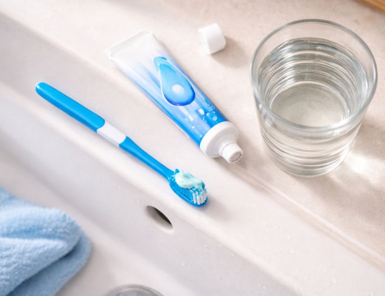 zobna pasta, zobna ščetka