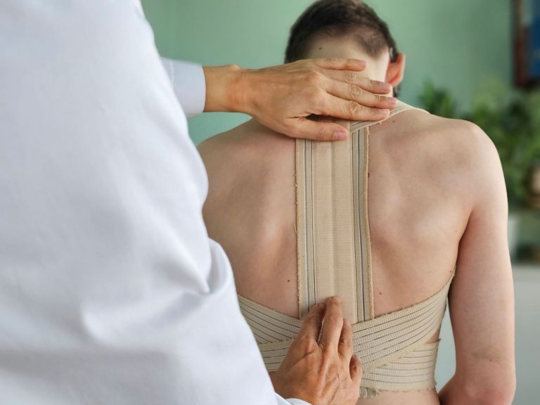 kifoza, hrbtenica, opornica