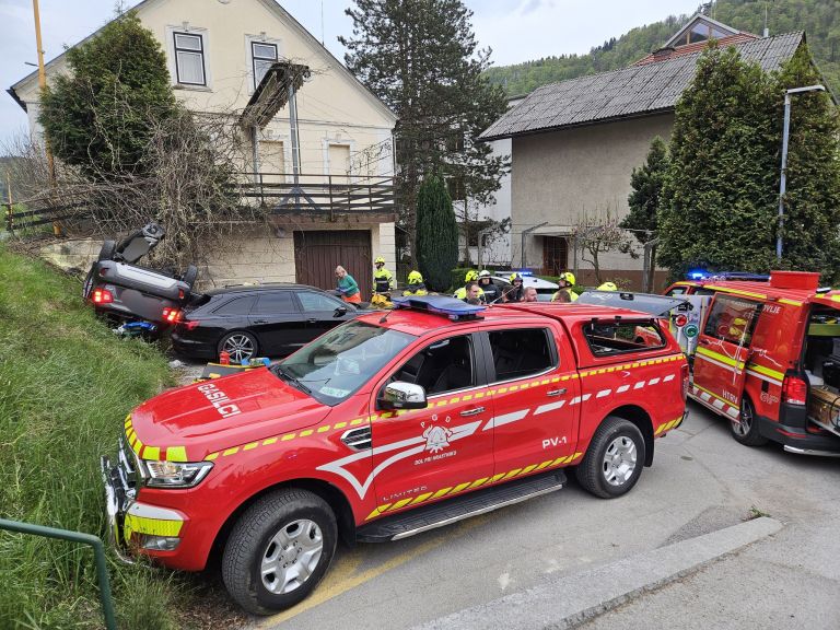 Prometna nesreča gasilci