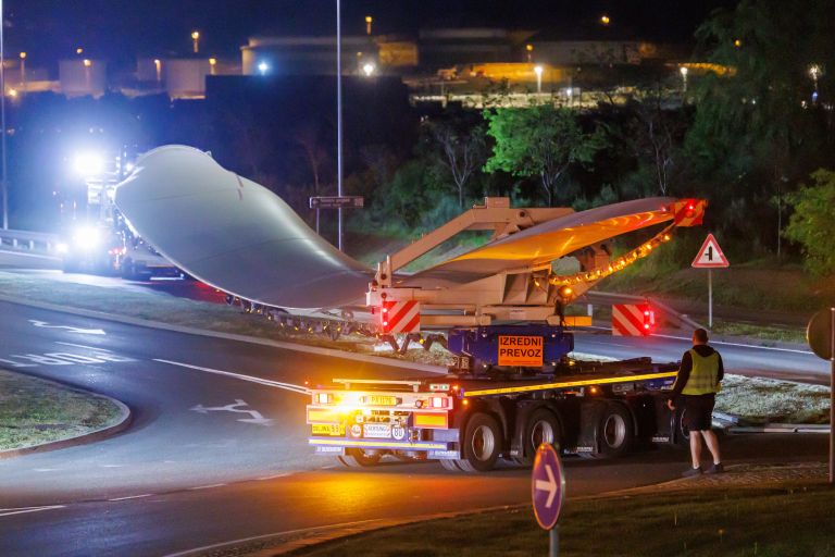 izredni-prevoz, vetrnice