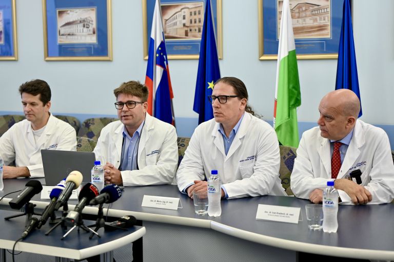 Robotska kirurgija v Sloveniji 1.jpg