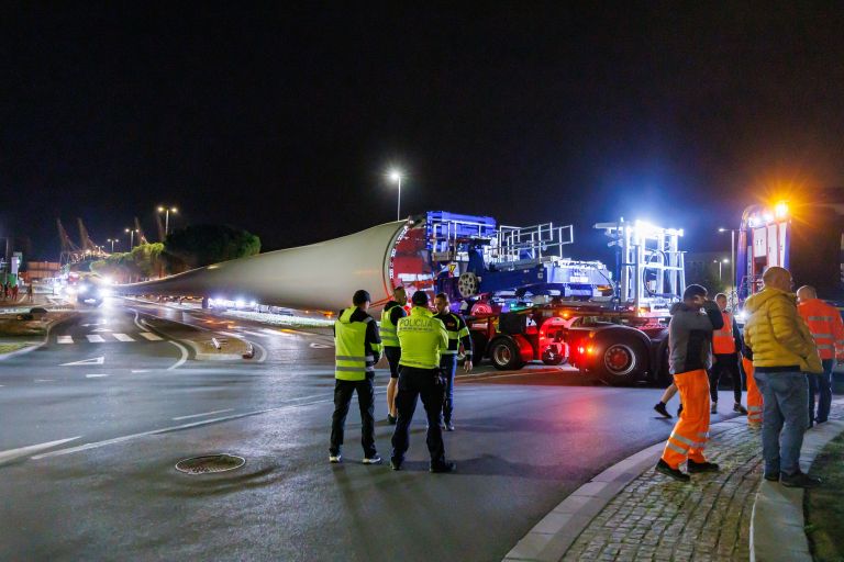 izredni-prevoz, vetrnice