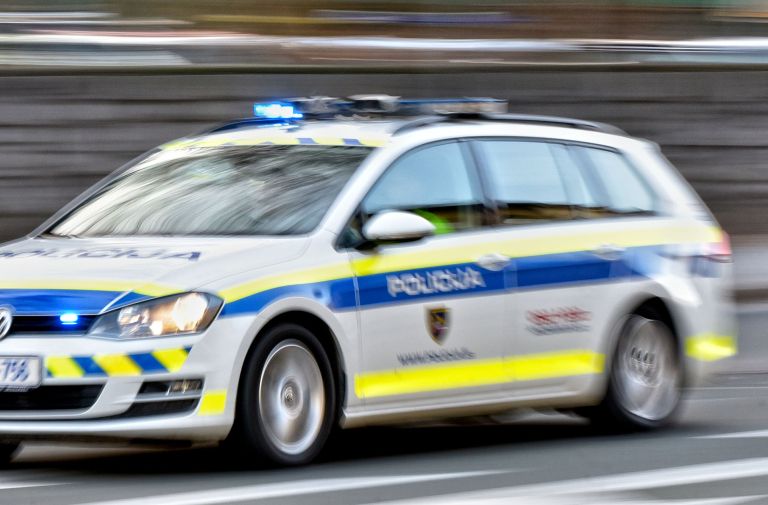 policija avto.jpg