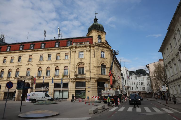 poskodovana-steklena-kupola