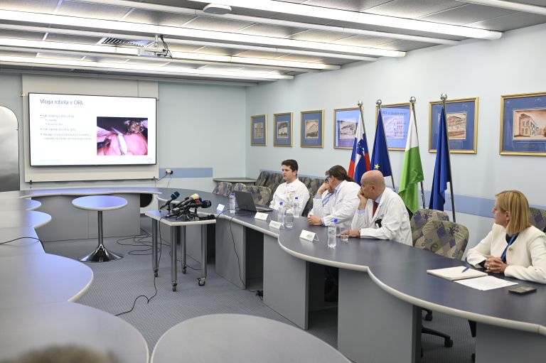 Robotska kirurgija v Sloveniji 3.jpg