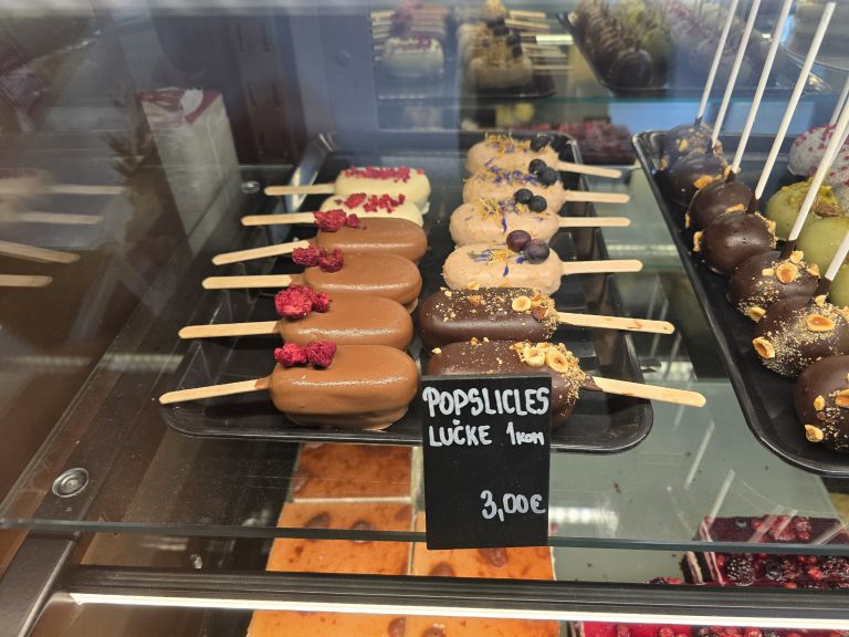 odprtje-nove-slaščičarne-na-slovenski, slaščičarna
