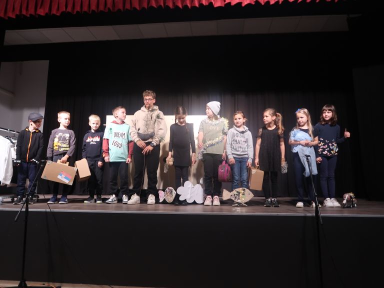 os-maksa-pletersnika-pisece, dan-zemlje