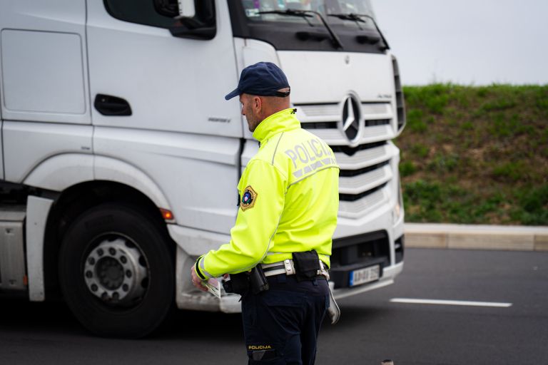 maraton-nadzora-hitrosti, pums, policija, pocivalisce-dolinsko