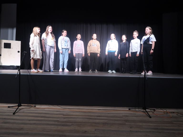 os-maksa-pletersnika-pisece, dan-zemlje