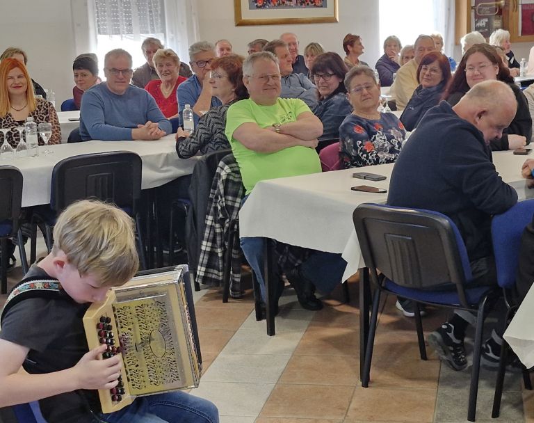 obcni zbor - sportno drustvo Gavce - Veliki Vrh.jpg