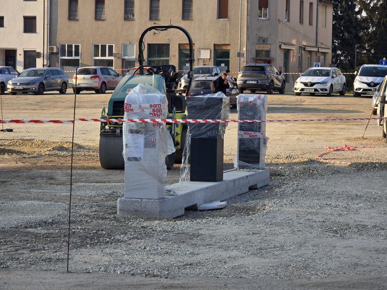 parkirišče-arhitekta-novaka, makadamsko-parkirišče