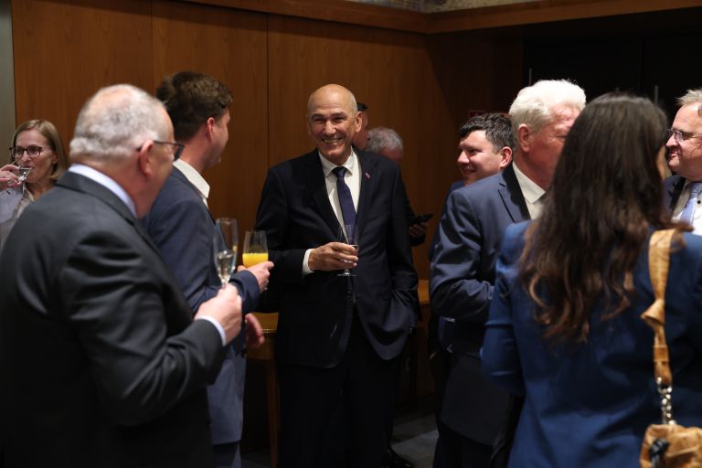 jansa parlament Primoz Lavre.jpg