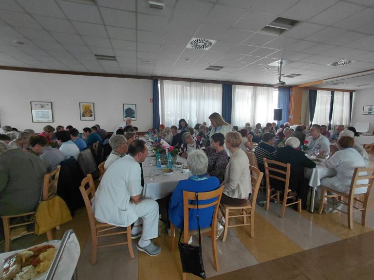 upokojeni-sodelavci, srecanje, sbms