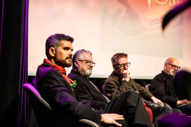 Kar precejšnji del tiskovne konference je bil namenjen tudi debati o umetni inteligenci.