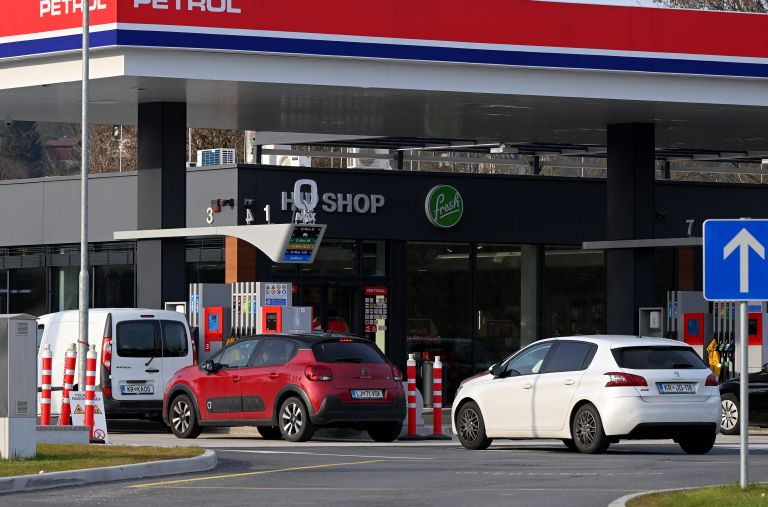 bencinski servis dizel tankanje.JPG