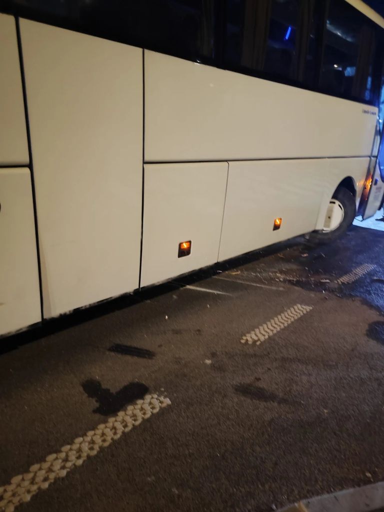 nasedli-avtobus