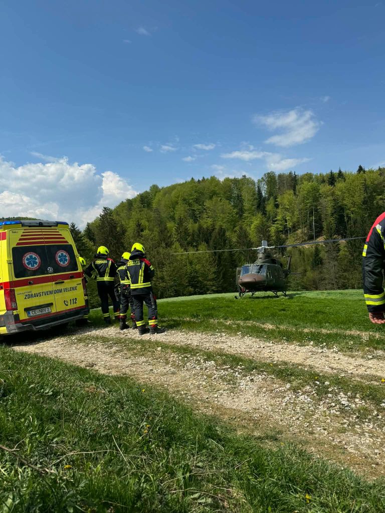 delovna-nesreca, padec-z-lestve, helikopter