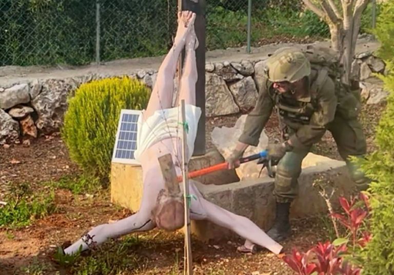 jezus kip izrael vojak libanon.jpg