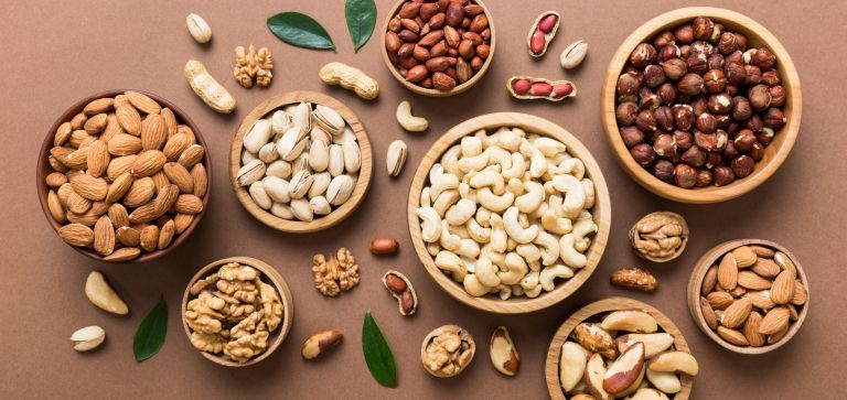 Mandlji, orehi, lešniki in indijski oreščki.jpg