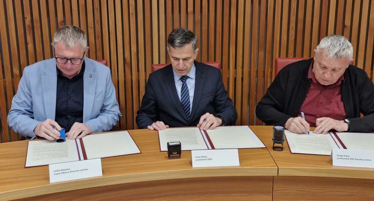 podpis-dogovora-listina.jpg