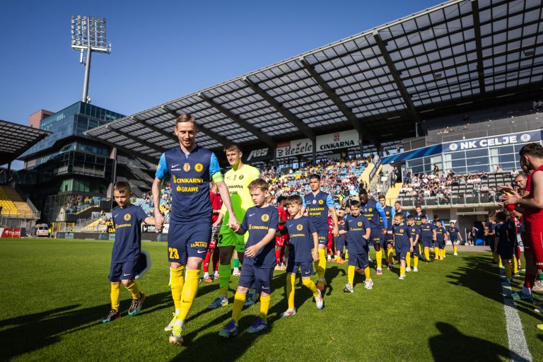 nogomet_celje_Aluminij_spalir.jpg