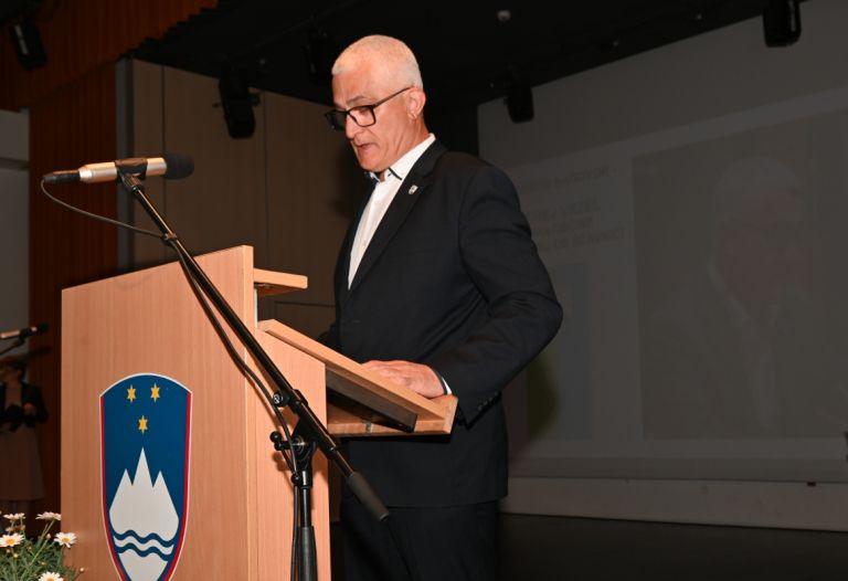 spominska-obelezja-pripovedujejo, literarni-natecaj