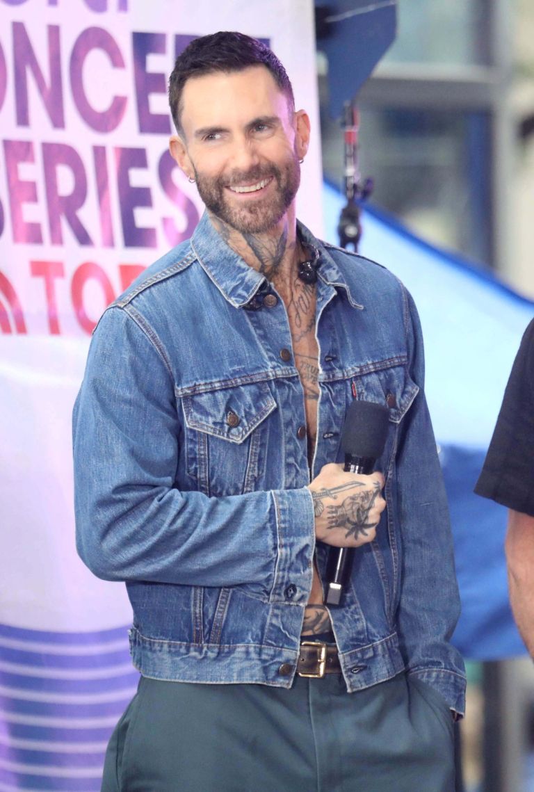 Adam Levine (1).jpg