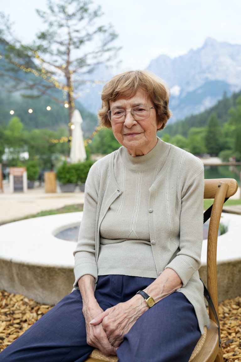 Zdenka Logar Povšič.jpg