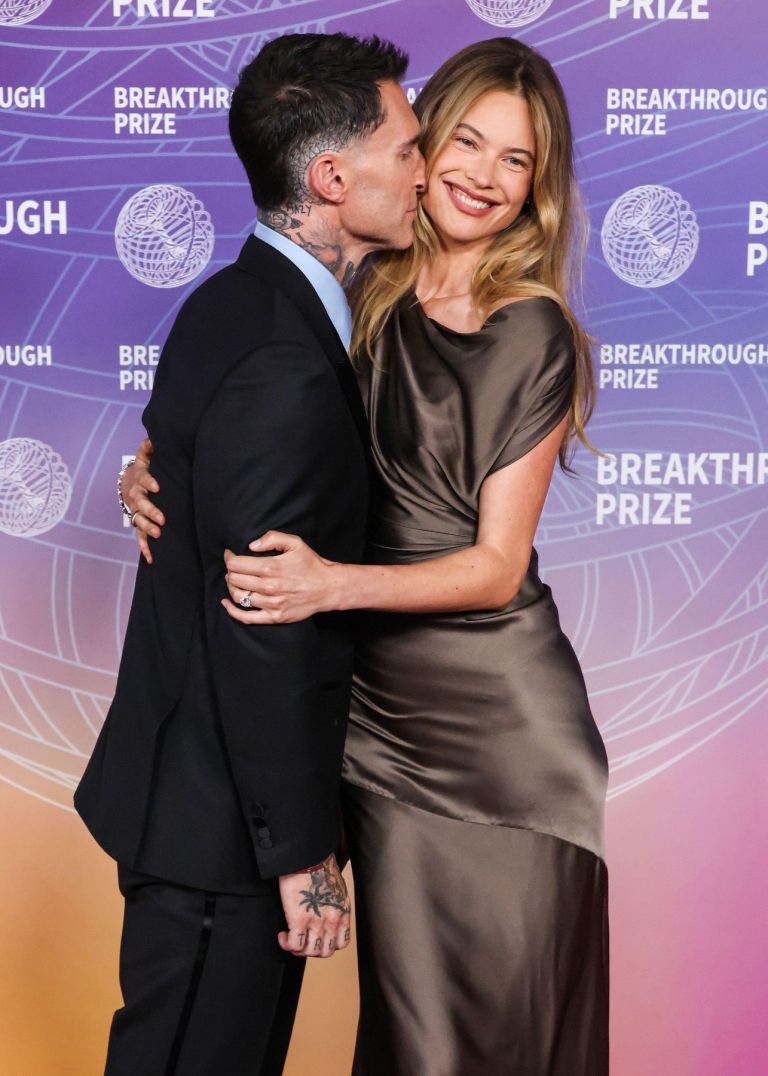 Adam Levine, Behati Prinsloo (1).jpg