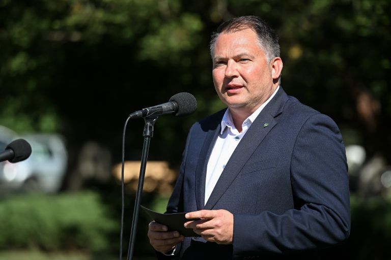 postavljanje-mlaja, trg-zmage, murska-sobota, praznik-dela