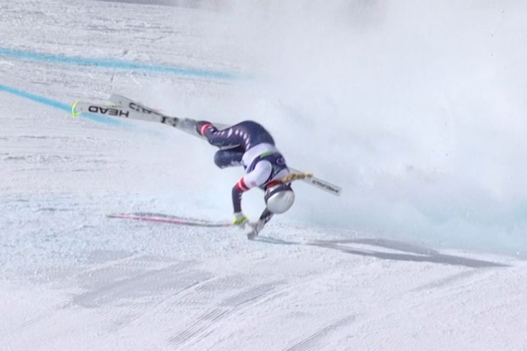 Lindsey Vonn med usodnim padcem v smuku, po katerem se je začela ena najtežjih bitk njene kariere.