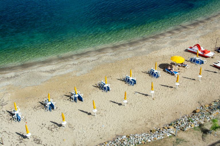 italija, plaža, ležalnik, senčnik, morje