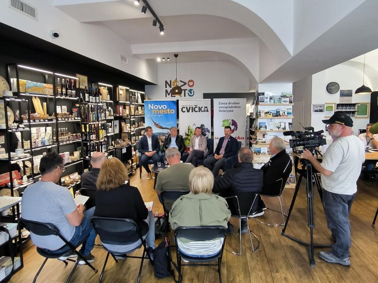 Festival cvička - novinarska konferenca.jpg
