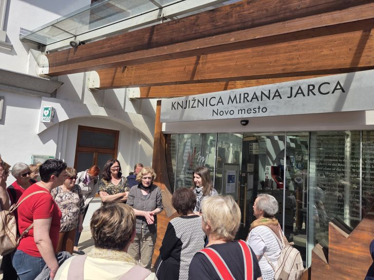 krakarjevo-leto, s-krakarjem-na-vlaku