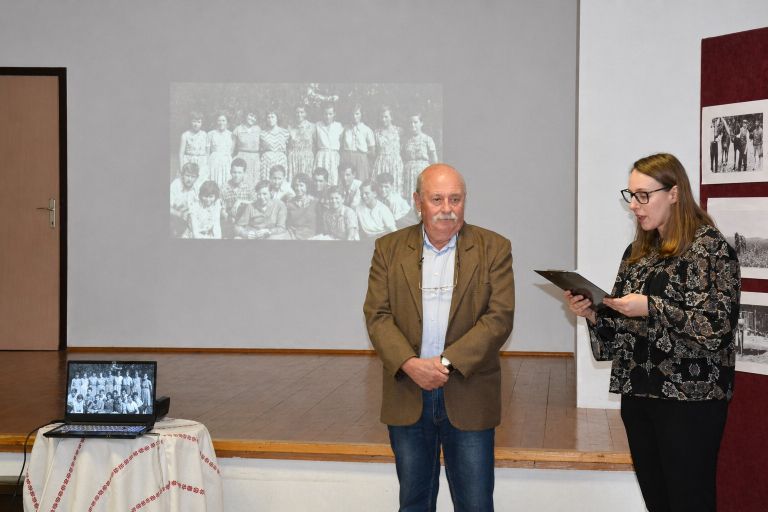 genterovci, razstava, vaške-razglednice, tibor-gal