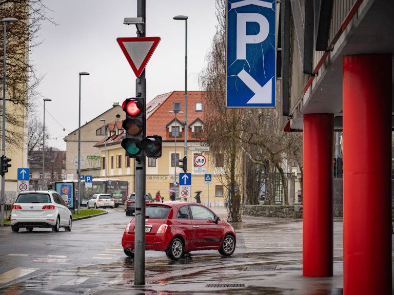 avant car, ljubljana, rezervirana parkirišča, parkirišče