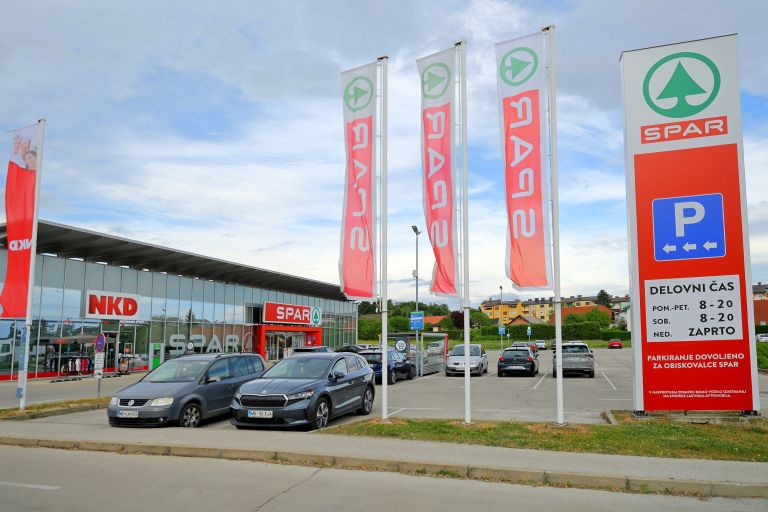 spar-ptuj, spar, spar-ptuj-parkirisce