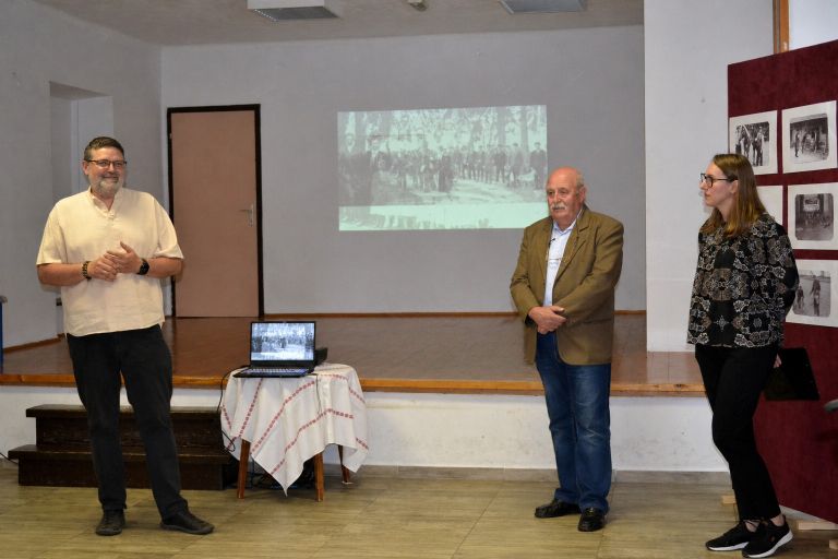 genterovci, razstava, vaške-razglednice, tibor-gal