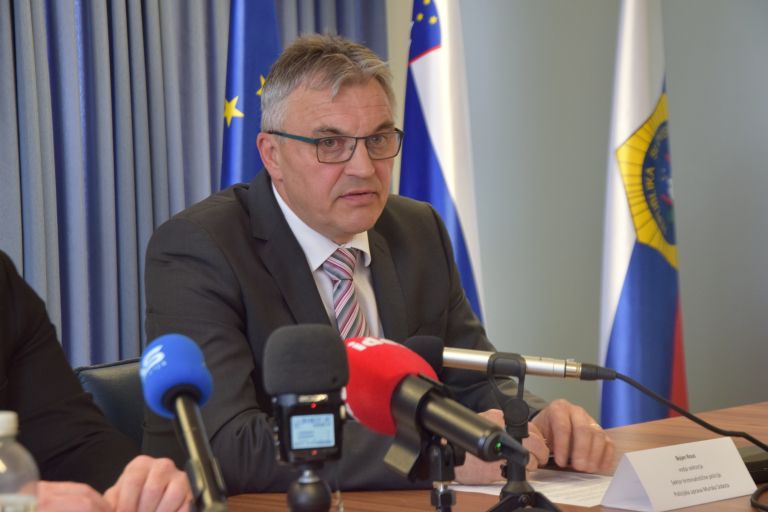 bojan-rous, pums, policija, kriminalisti, droge, zaseg-droge, konoplja, konoplja-v-bodoncih