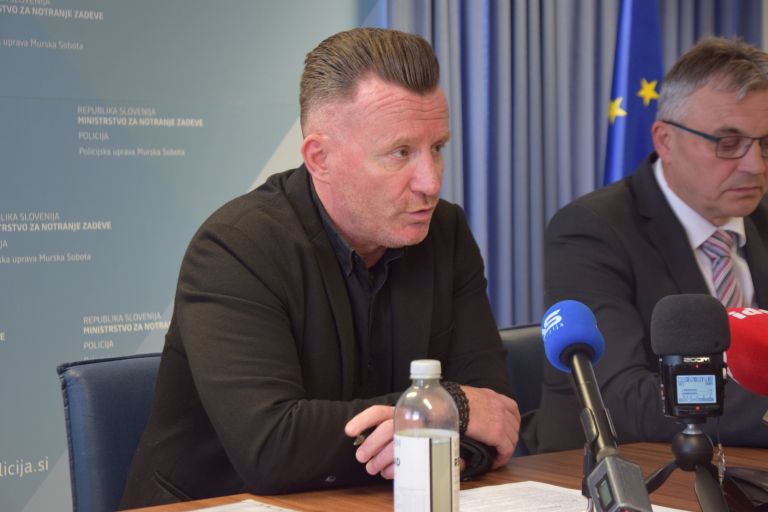 bojan-rous, pums, policija, kriminalisti, droge, zaseg-droge, konoplja, konoplja-v-bodoncih