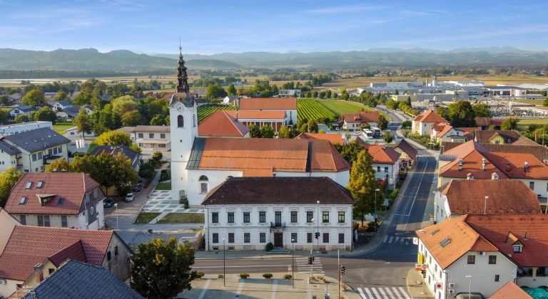sentjernej, cerkev