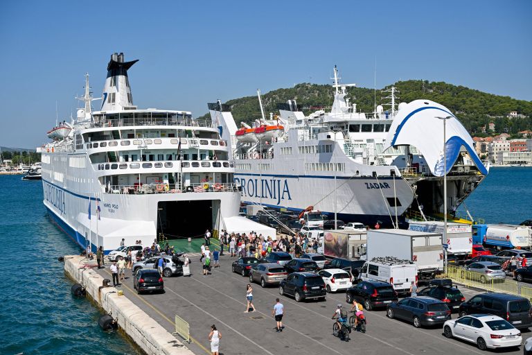 trajekt, hrvaška, avtomobili, kolona
