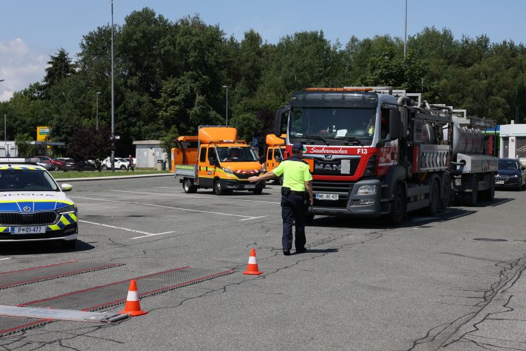 poostren-nadzor-tovorna-vozila-policisti